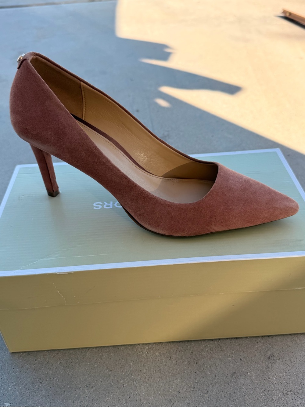Michael Kors Dorothy Flex Pump Dusty Rose Suede Heels 9.5M + Box